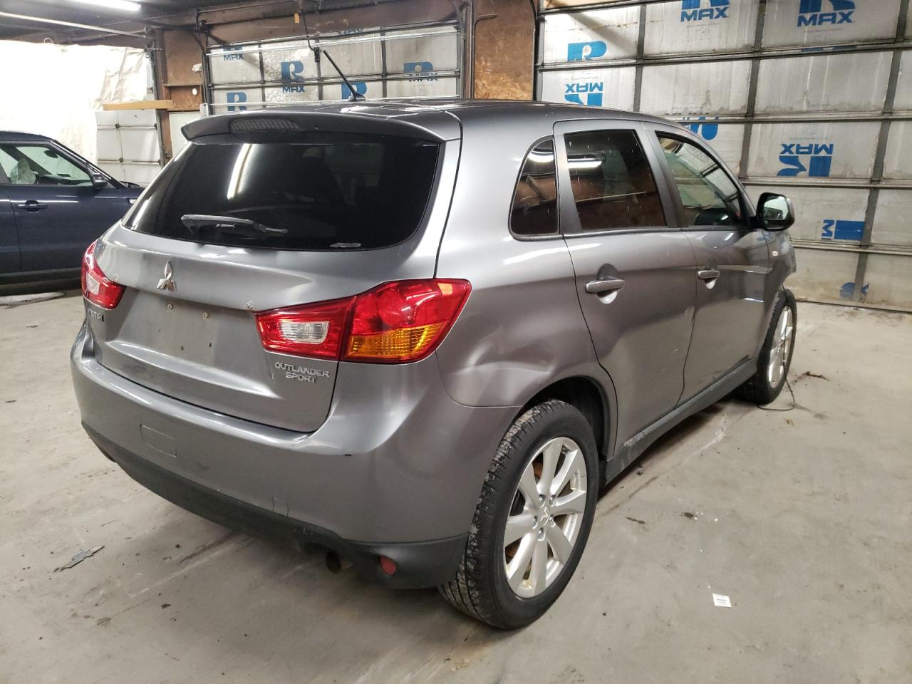 Photo 4 from auction – 2013 MITSUBISHI OUTLANDER with VIN 4A4AR3AU5DE024678