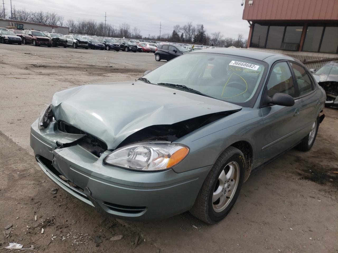 Photo 2 from auction – 2005 FORD TAURUS SE with VIN 1FAFP53235A188472
