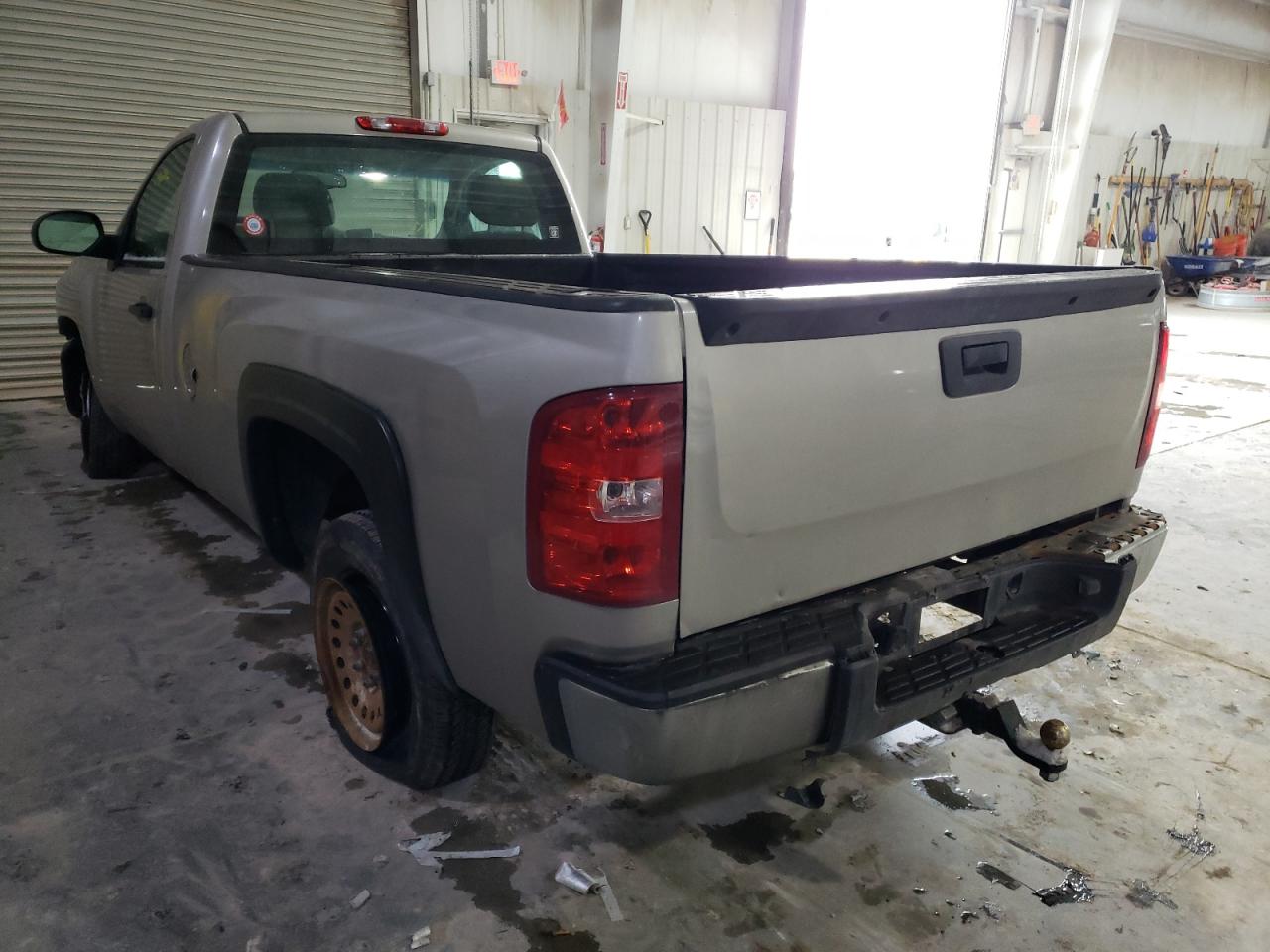 Photo 3 from auction – 2009 CHEVROLET SILVERADO with VIN 1GCEC14069Z127051
