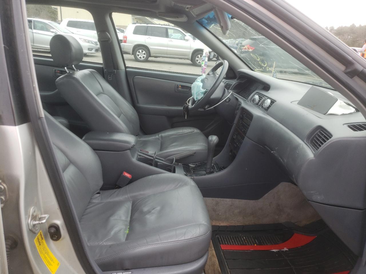 Photo 5 from auction – 2001 TOYOTA CAMRY LE with VIN 4T1BF28K21U967692