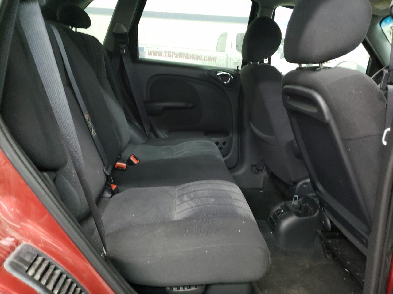 Photo 6 from auction – 2004 CHRYSLER PT CRUISER with VIN 3C4FY58B24T241234