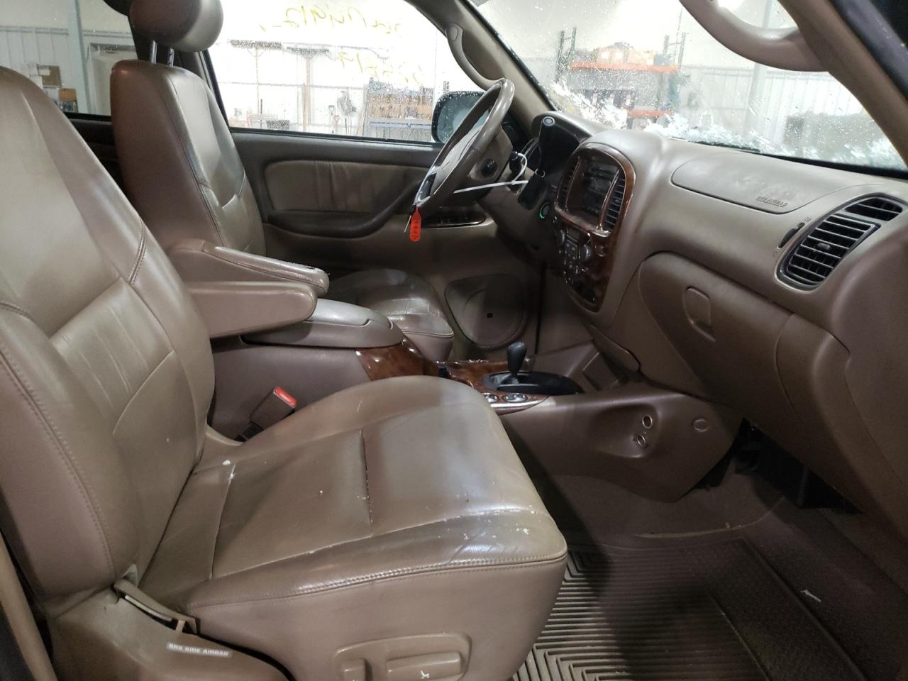 Photo 5 from auction – 2003 TOYOTA SEQUOIA LI with VIN 5TDBT48A13S185973