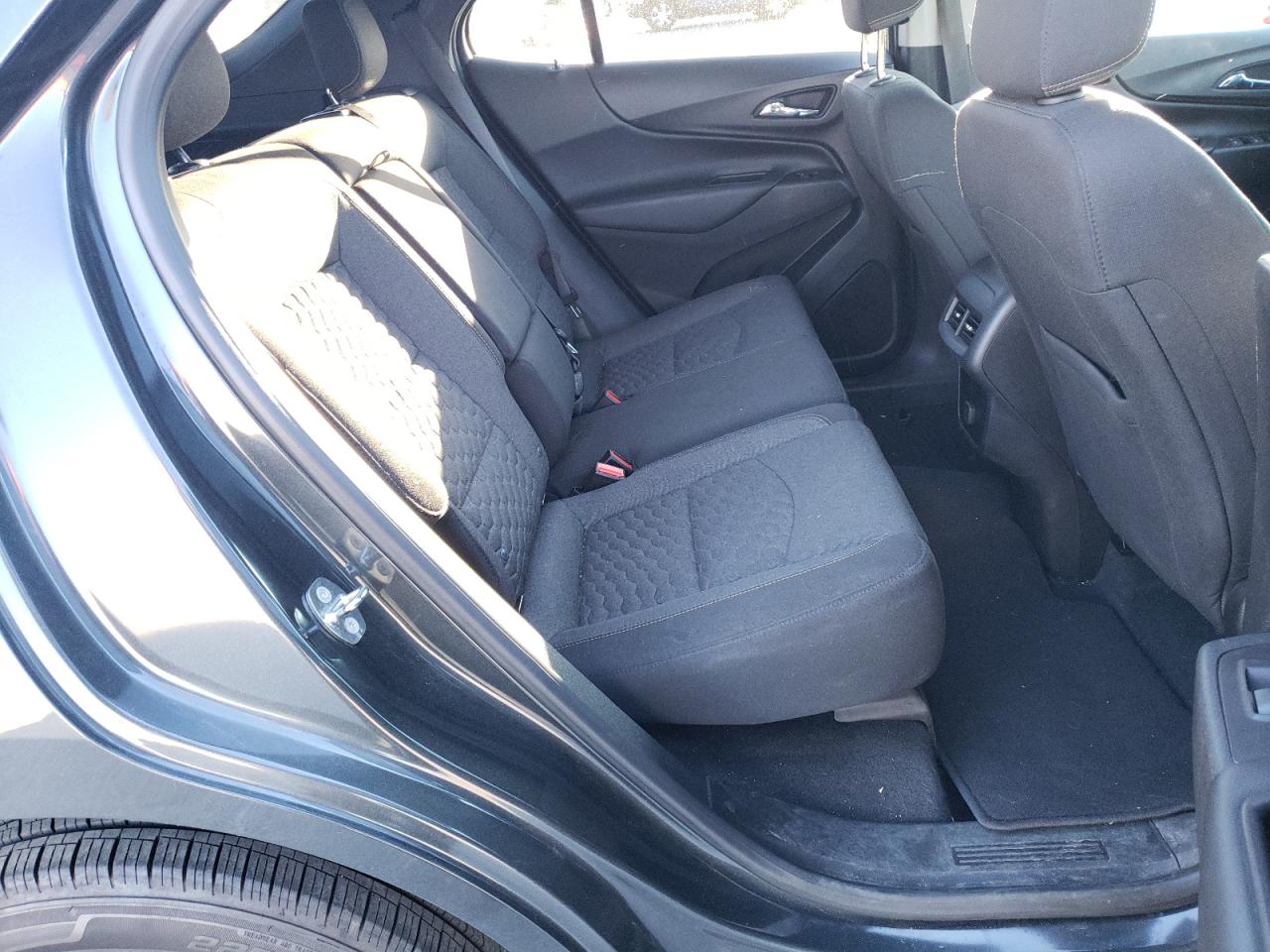Photo 6 from auction – 2018 CHEVROLET EQUINOX LT with VIN 2GNAXKEX7J6204697