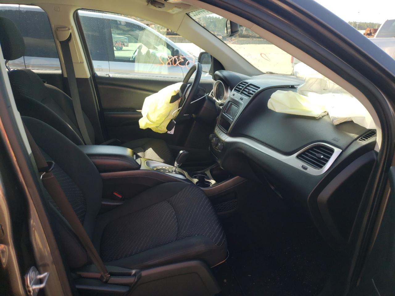 Photo 5 from auction – 2018 DODGE JOURNEY SE with VIN 3C4PDCAB7JT443139