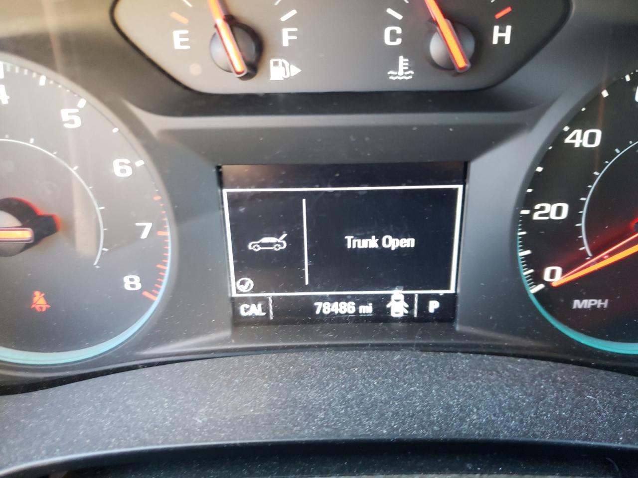 Photo 8 from auction – 2018 CHEVROLET MALIBU LT with VIN 1G1ZD5ST4JF182292