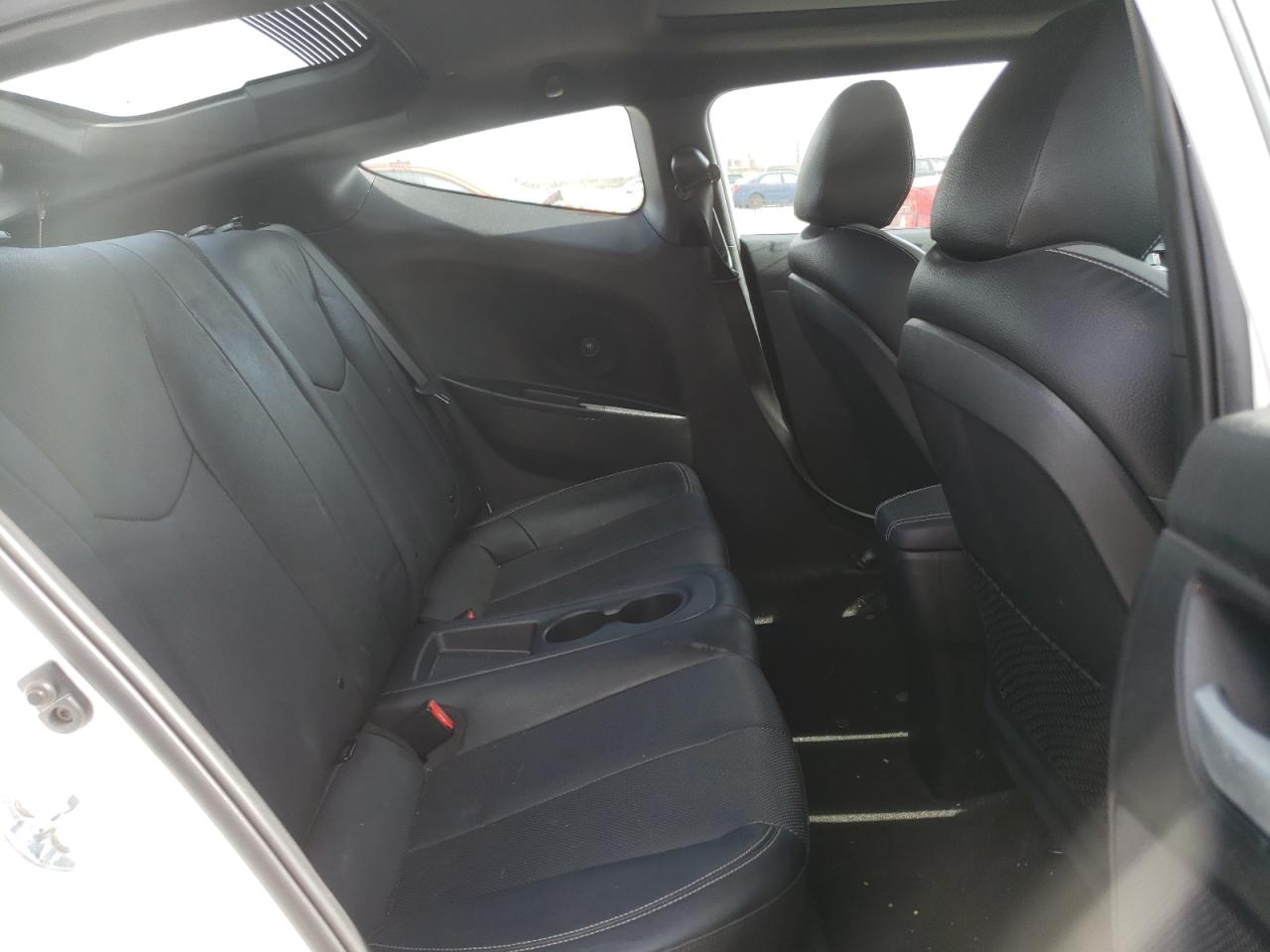 Photo 6 from auction – 2016 HYUNDAI VELOSTER T with VIN KMHTC6AE4GU283664