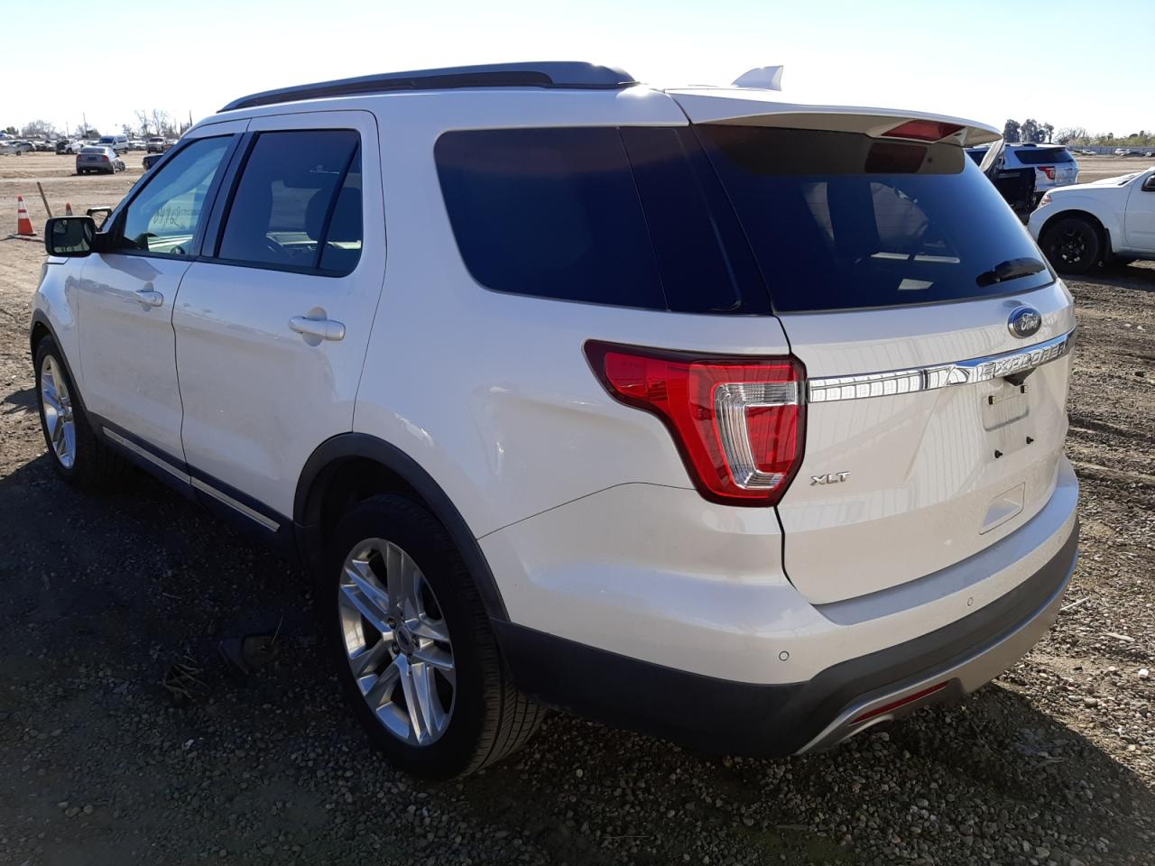 Photo 3 from auction – 2016 FORD EXPLORER X with VIN 1FM5K7D88GGC66985