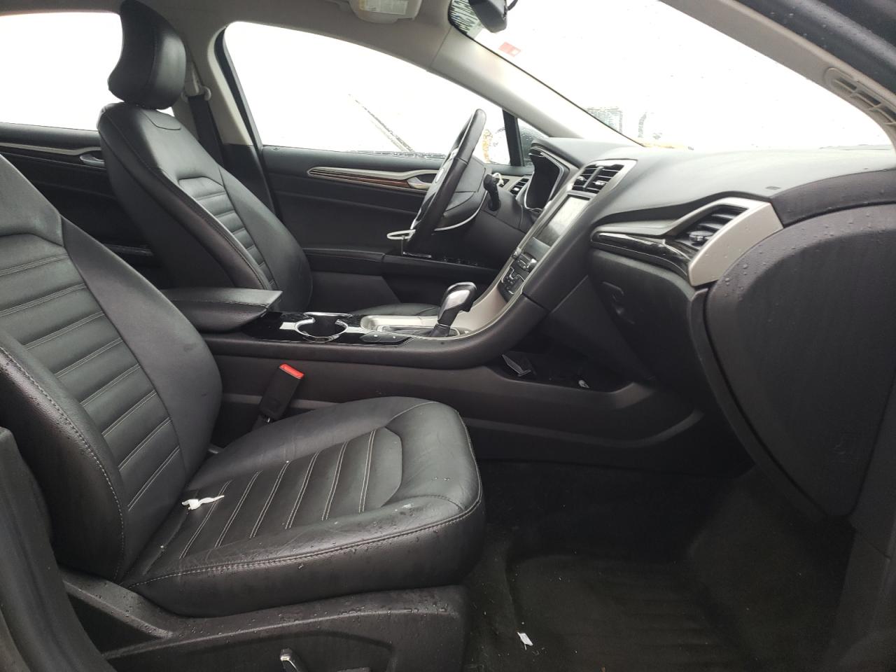 Photo 5 from auction – 2016 FORD FUSION SE with VIN 3FA6P0PU4GR252817