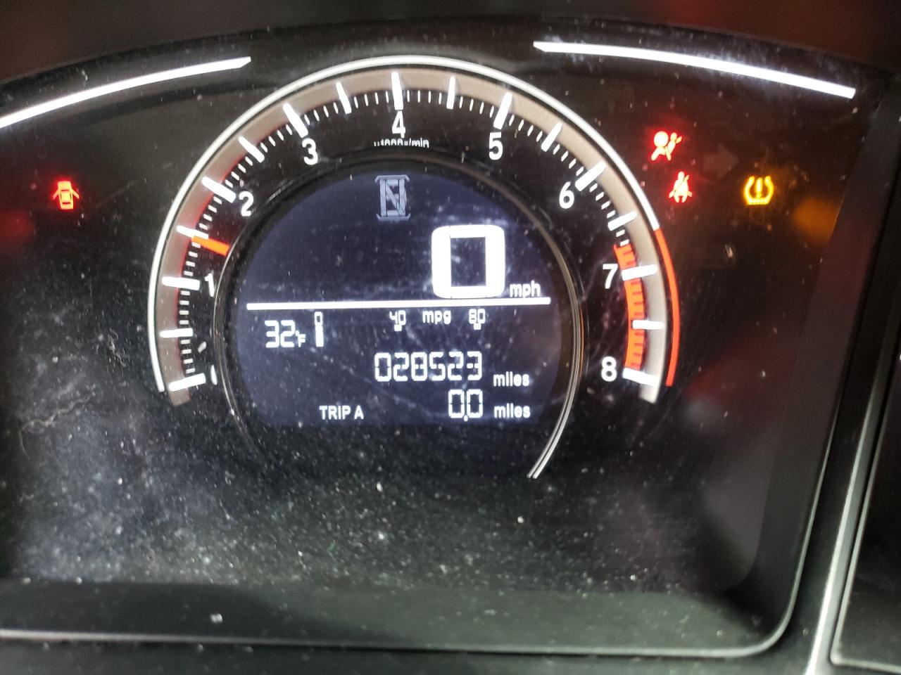 Photo 8 from auction – 2018 HONDA CIVIC LX with VIN 19XFC2F57JE208014