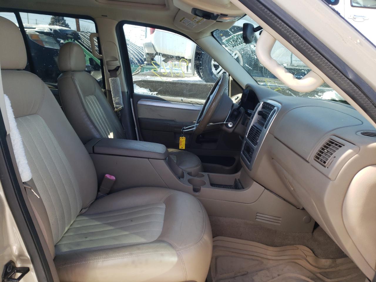 Photo 5 from auction – 2004 MERCURY MOUNTAINEE with VIN 4M2DU86K24ZJ20326