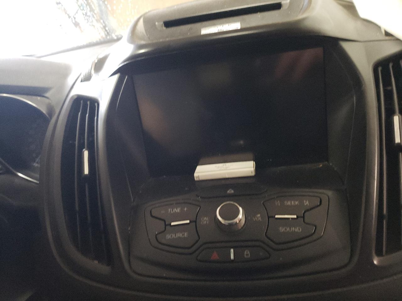 Photo 9 from auction – 2014 FORD ESCAPE SE with VIN 1FMCU9G98EUE02449