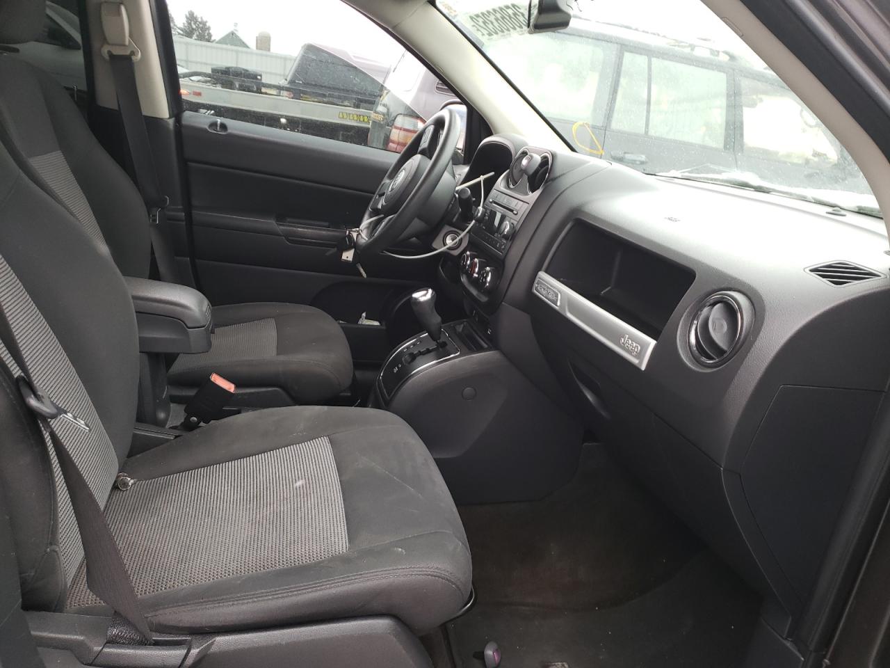 Photo 5 from auction – 2016 JEEP COMPASS SP with VIN 1C4NJDBB0GD549676