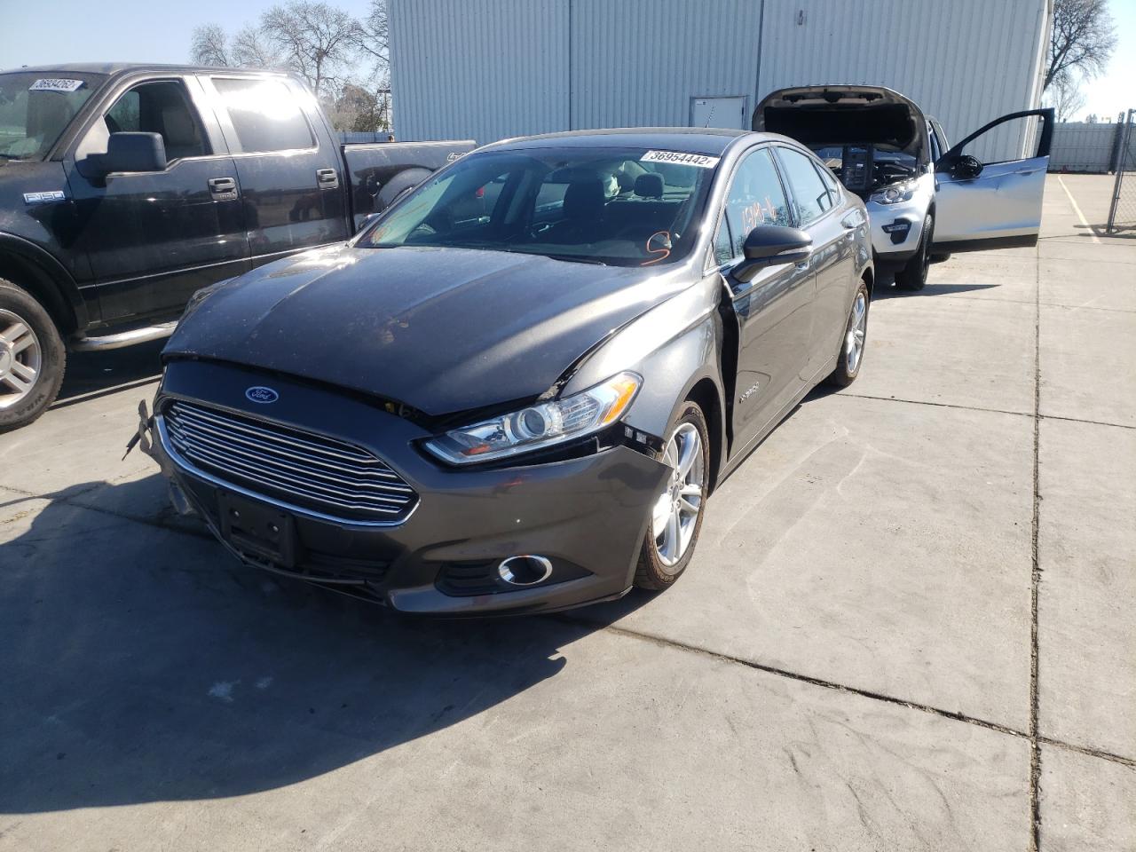 Photo 2 from auction – 2016 FORD FUSION SE with VIN 3FA6P0LU2GR405037