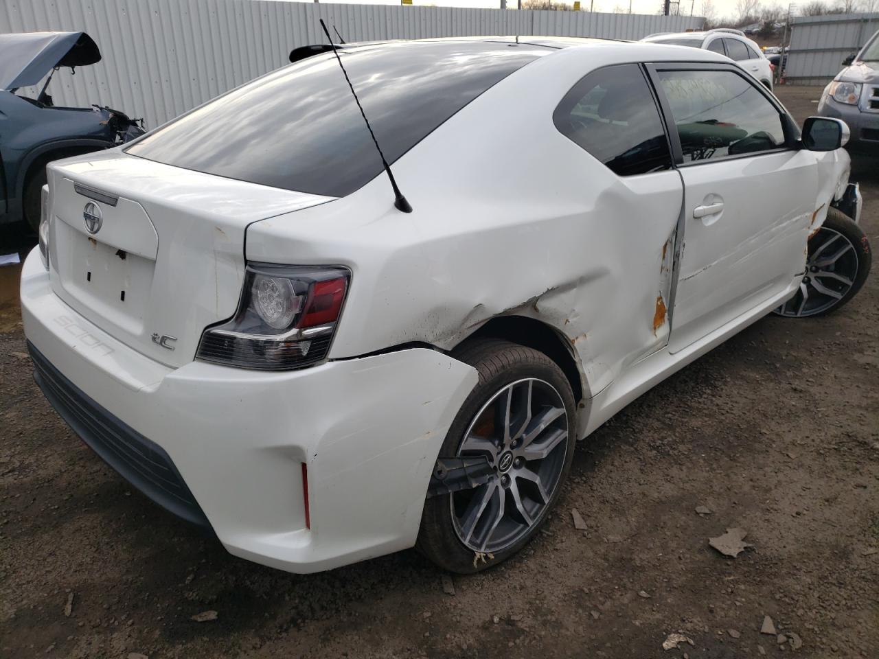 Photo 4 from auction – 2015 TOYOTA SCION TC with VIN JTKJF5C71FJ001257
