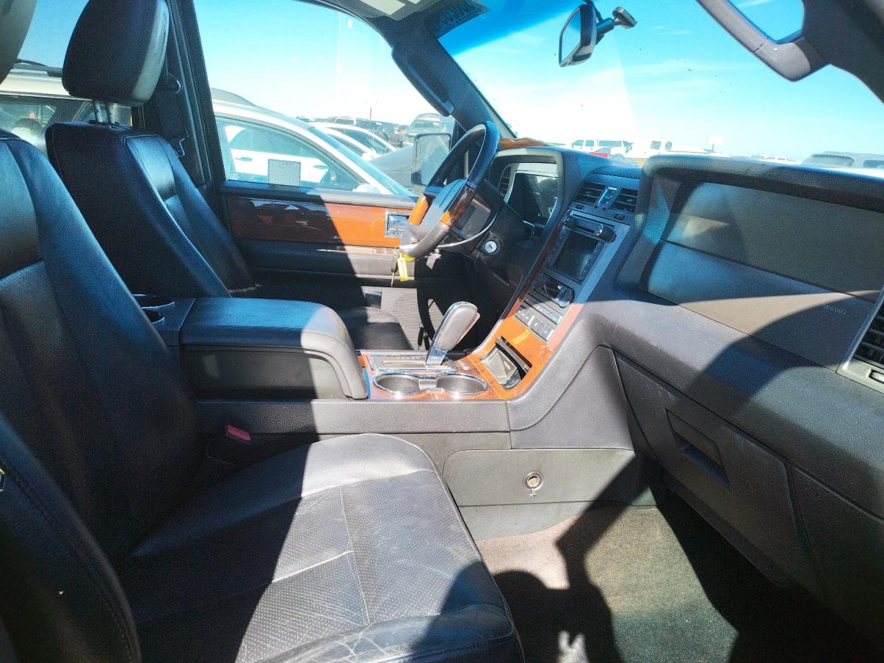 Photo 5 from auction – 2013 LINCOLN NAVIGATOR with VIN 5LMJJ3H50DEL05129