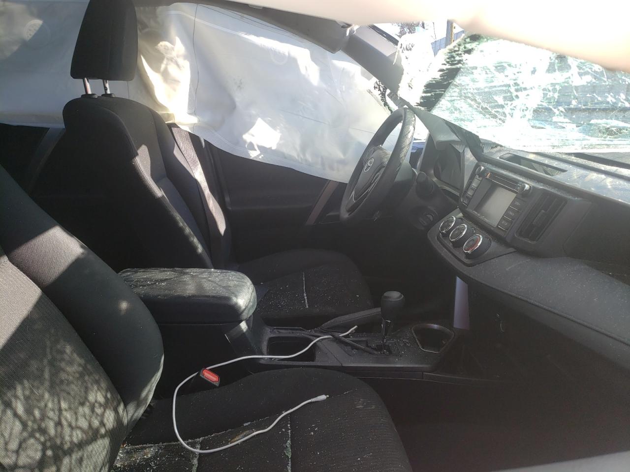 Photo 5 from auction – 2017 TOYOTA RAV4 LE with VIN JTMBFREV2HJ163870