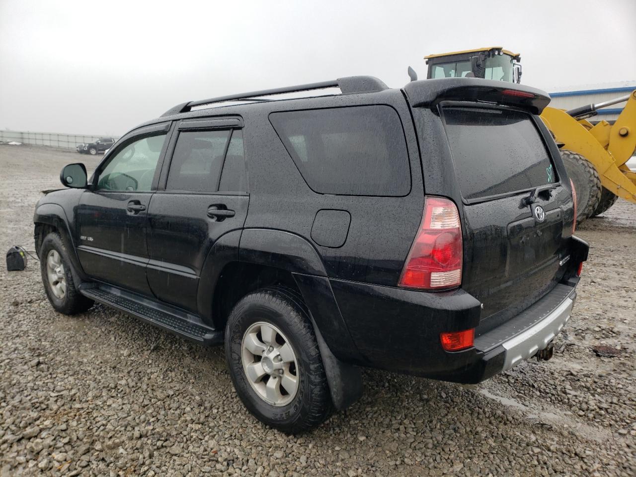 Photo 3 from auction – 2004 TOYOTA 4RUNNER SR with VIN JTEBU14R048018786