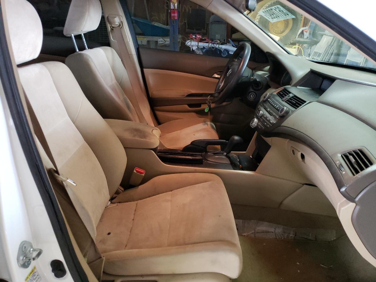 Photo 5 from auction – 2010 HONDA ACCORD LXP with VIN 1HGCP2F45AA166607