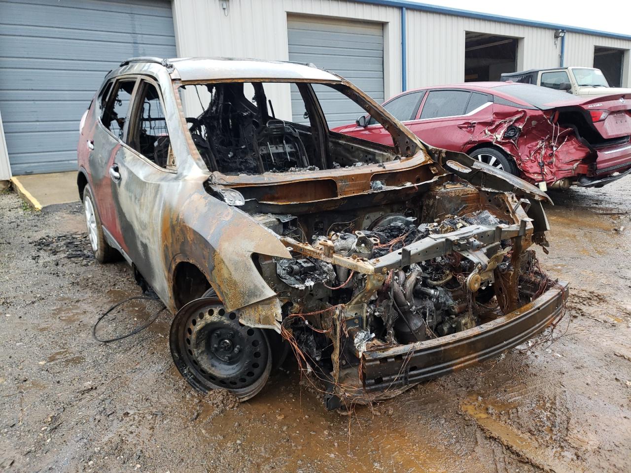 NISSAN ROGUE S 2016 with VIN 5N1AT2MTXGC813376 - Photo from auction