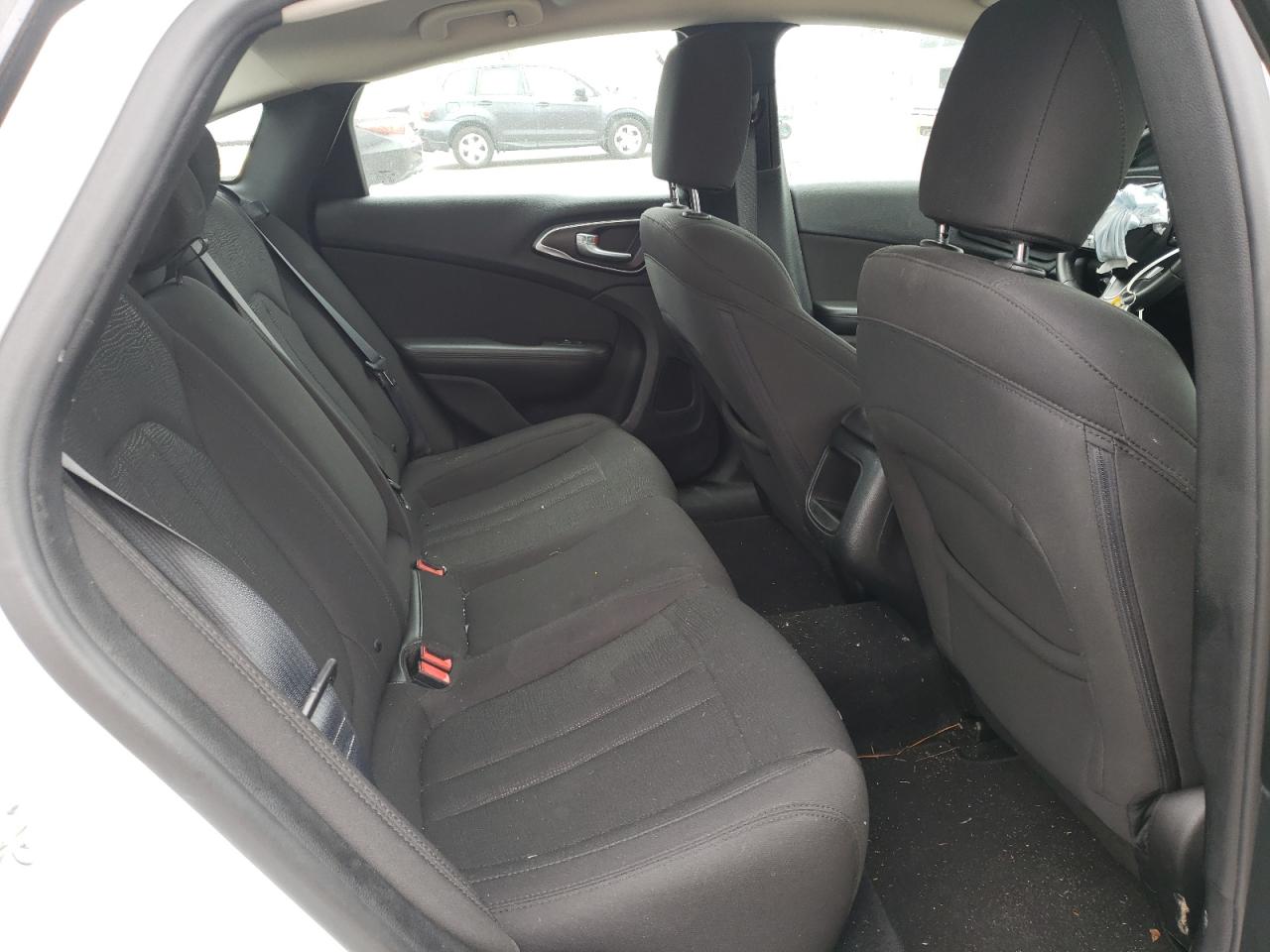 Photo 6 from auction – 2015 CHRYSLER 200 LIMITE with VIN 1C3CCCAB5FN708427