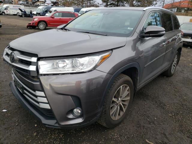 Photo 2 from auction – 2018 TOYOTA HIGHLANDER with VIN 5TDJZRFH4JS553177