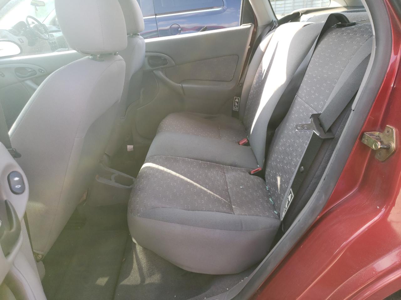 Photo 6 from auction – 2003 FORD FOCUS ZX5 with VIN 3FAFP37373R126759