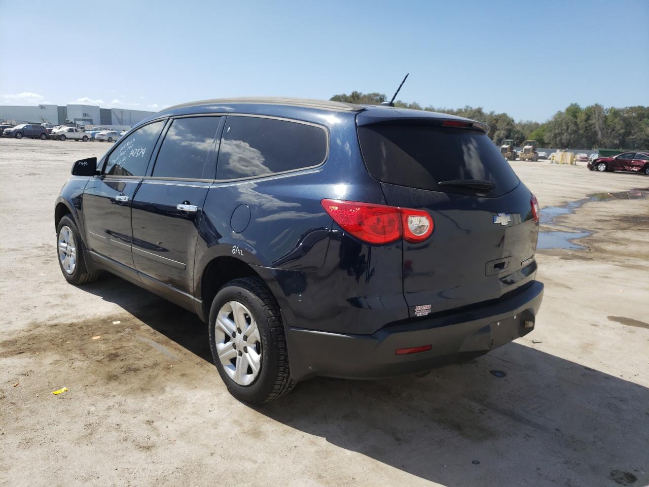 Photo 3 from auction – 2012 CHEVROLET TRAVERSE L with VIN 1GNKRFED1CJ191589