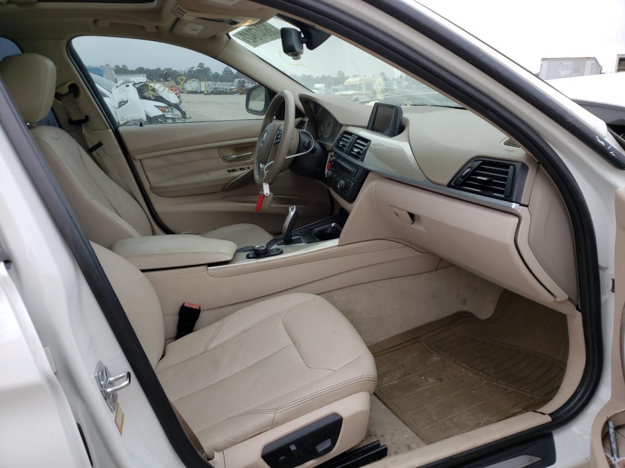 Photo 5 from auction – 2012 BMW 328 I with VIN WBA3A5G51CNP15446