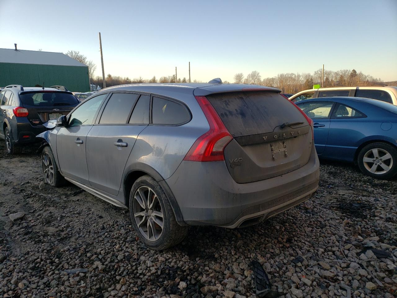 Photo 3 from auction – 2017 VOLVO V60 CROSS with VIN YV440MWK2H1040200