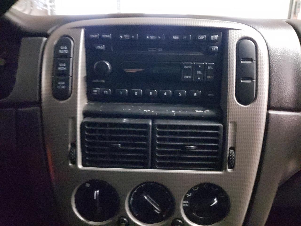 Photo 9 from auction – 2003 FORD EXPLORER X with VIN 1FMZU73K03ZA06443