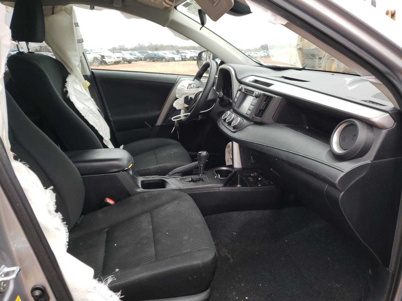 Photo 5 from auction – 2017 TOYOTA RAV4 LE with VIN 2T3ZFREV5HW377414