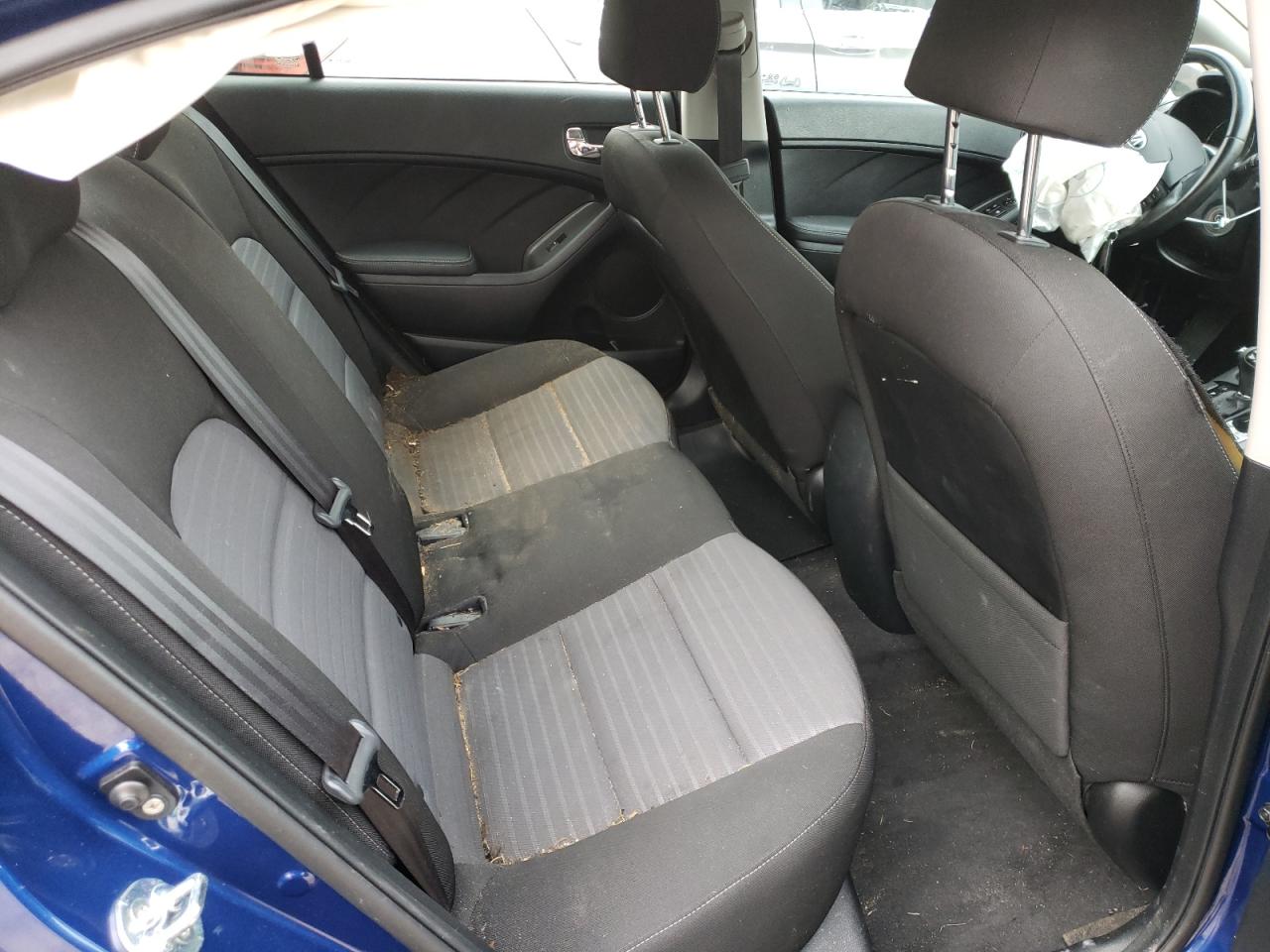 Photo 6 from auction – 2017 KIA FORTE LX with VIN 3KPFL4A7XHE018495