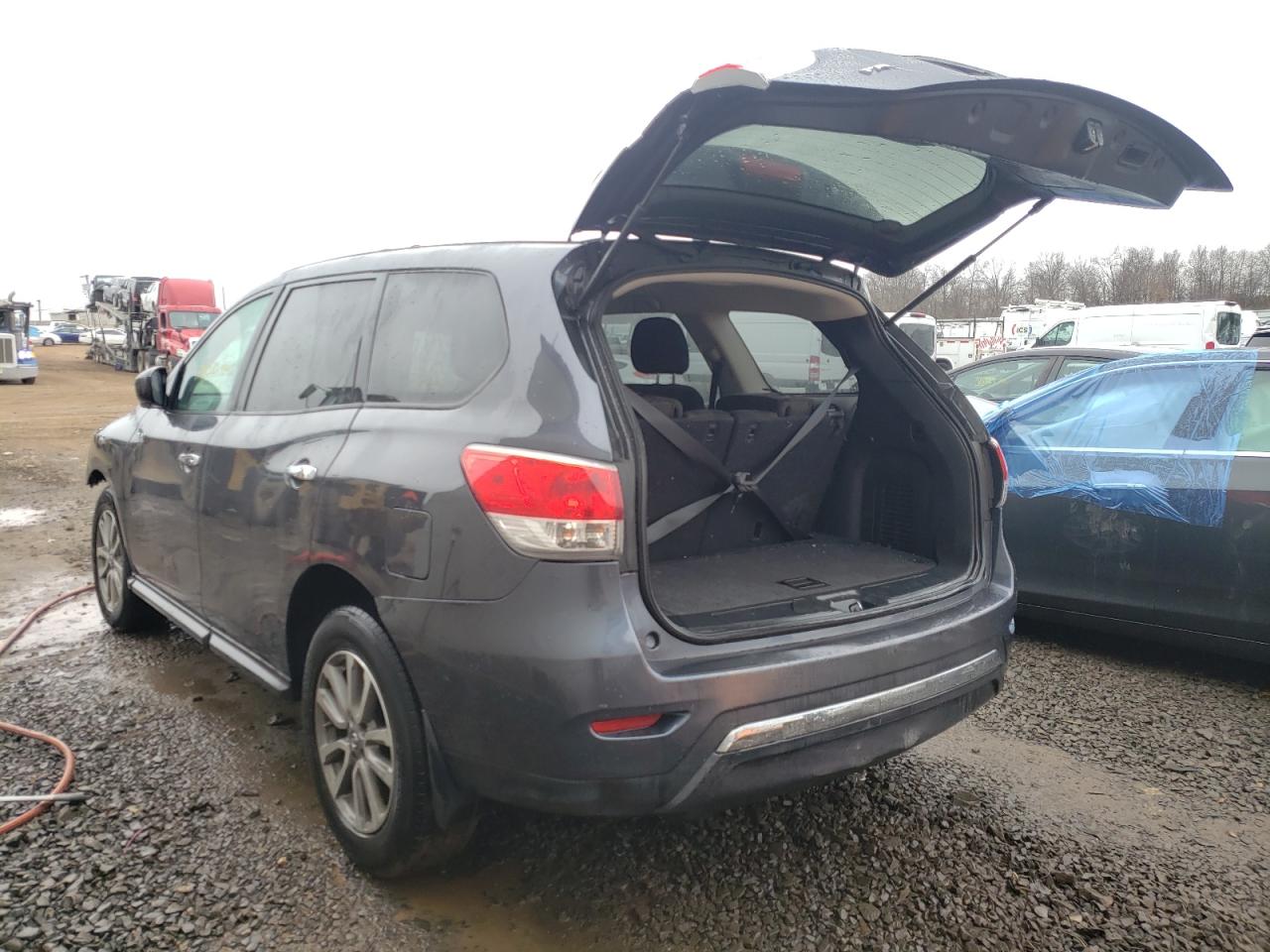 Photo 3 from auction – 2014 NISSAN PATHFINDER with VIN 5N1AR2MMXEC709975