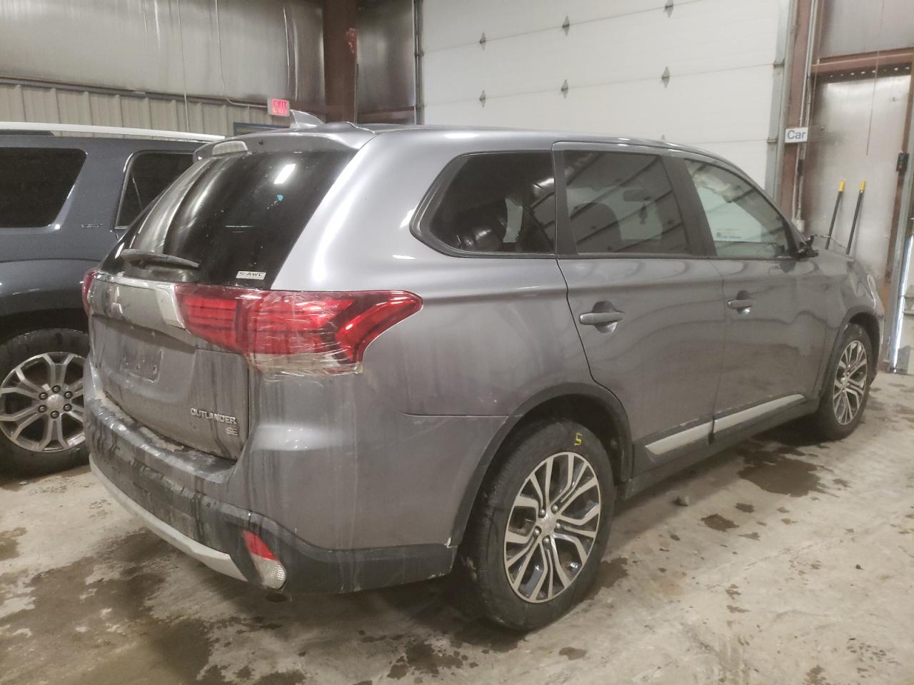 Photo 4 from auction – 2017 MITSUBISHI OUTLANDER with VIN JA4AZ3A33HZ030969