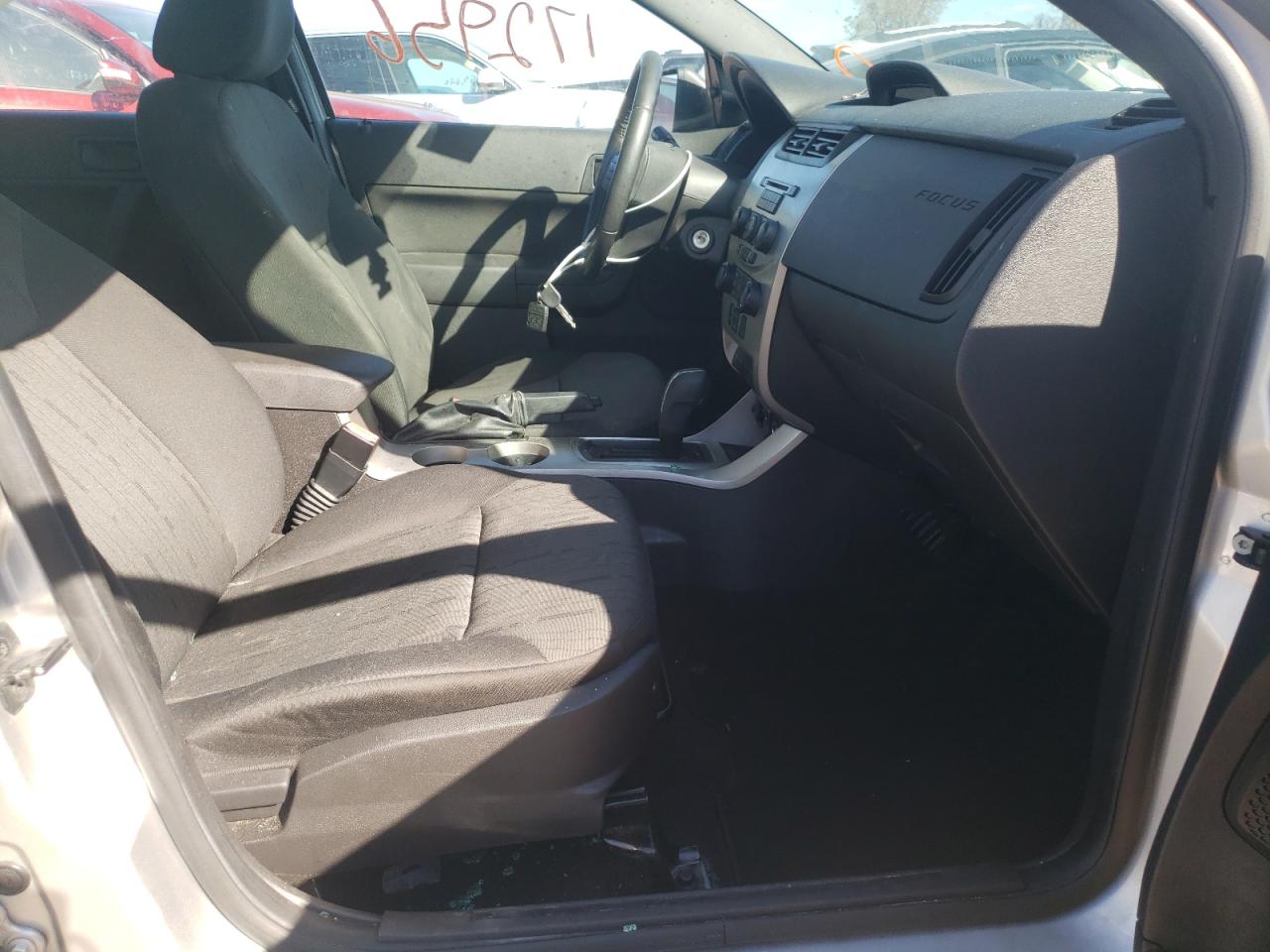 Photo 5 from auction – 2010 FORD FOCUS SE with VIN 1FAHP3FN6AW120036