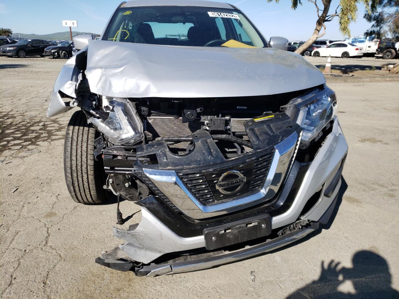 Photo 9 from auction – 2017 NISSAN ROGUE S with VIN 5N1AT2MT3HC844423