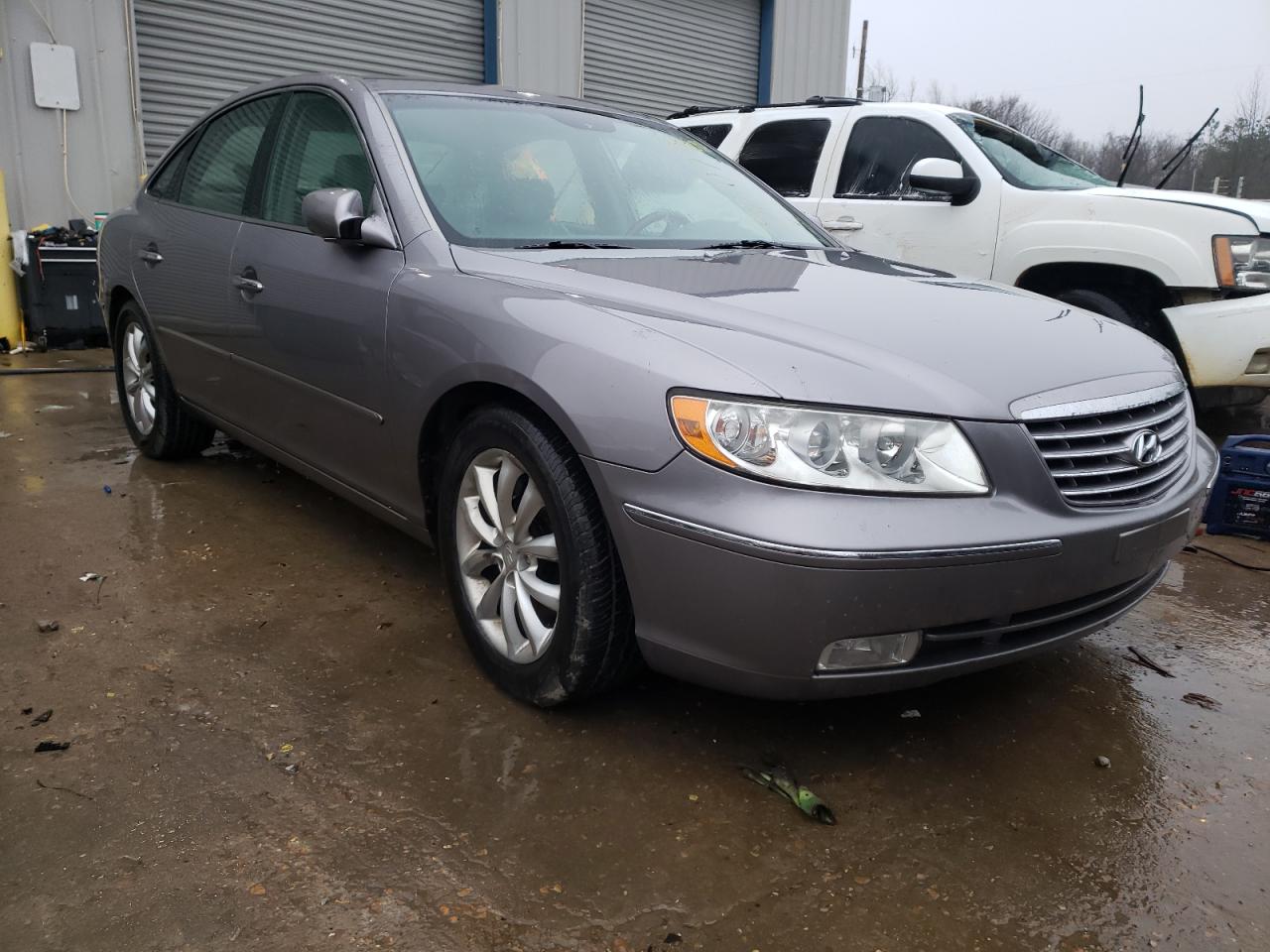 HYUNDAI AZERA SE 2007 with VIN KMHFC46F27A189173 - Photo from auction