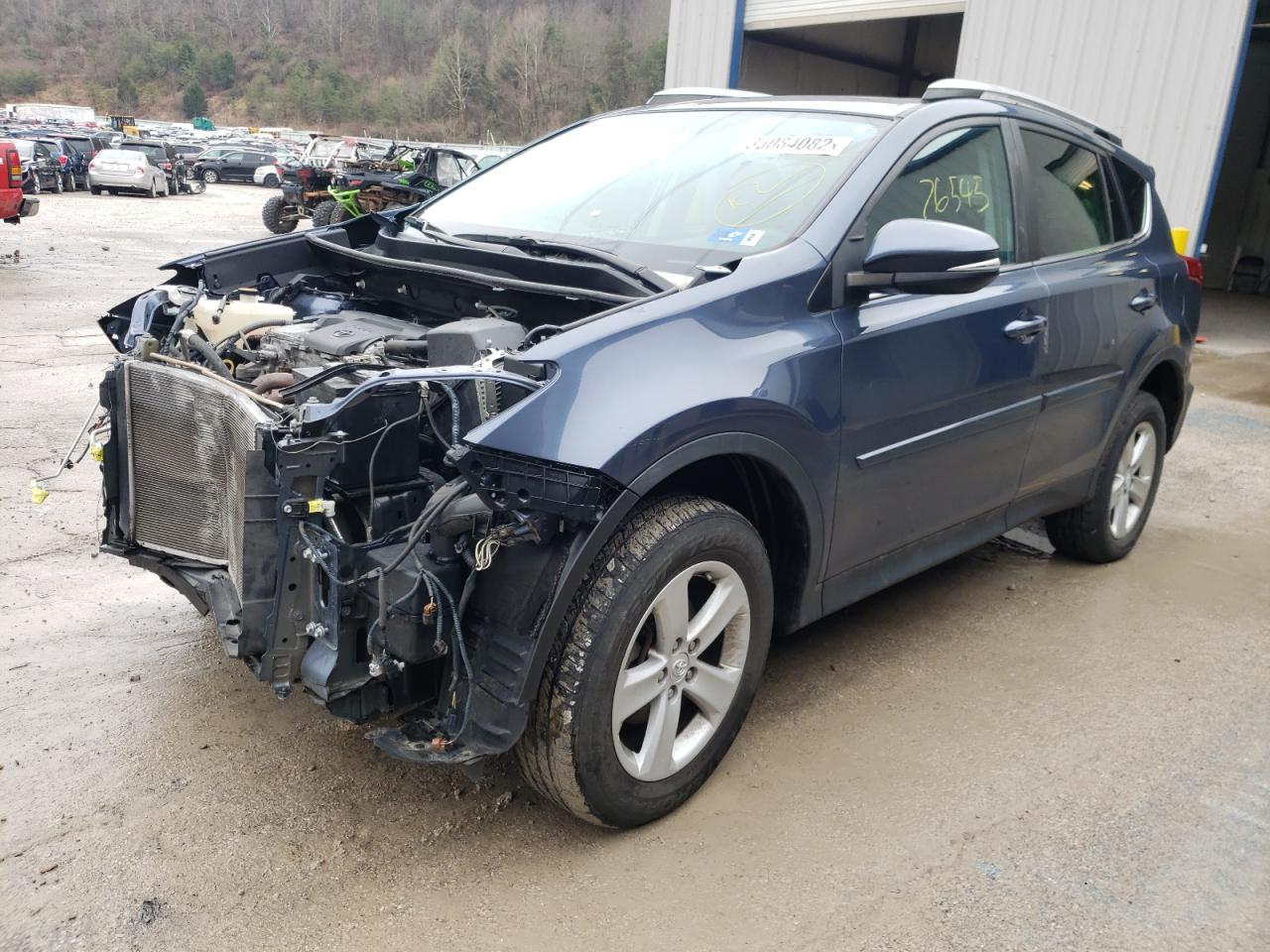 Photo 2 from auction – 2014 TOYOTA RAV4 XLE with VIN 2T3RFREV1EW201360