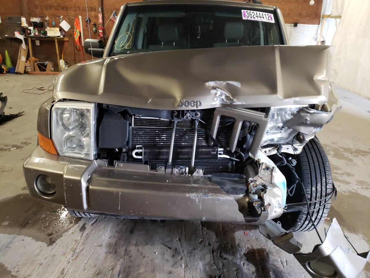 Photo 9 from auction – 2006 JEEP COMMANDER with VIN 1J8HG48N86C232321