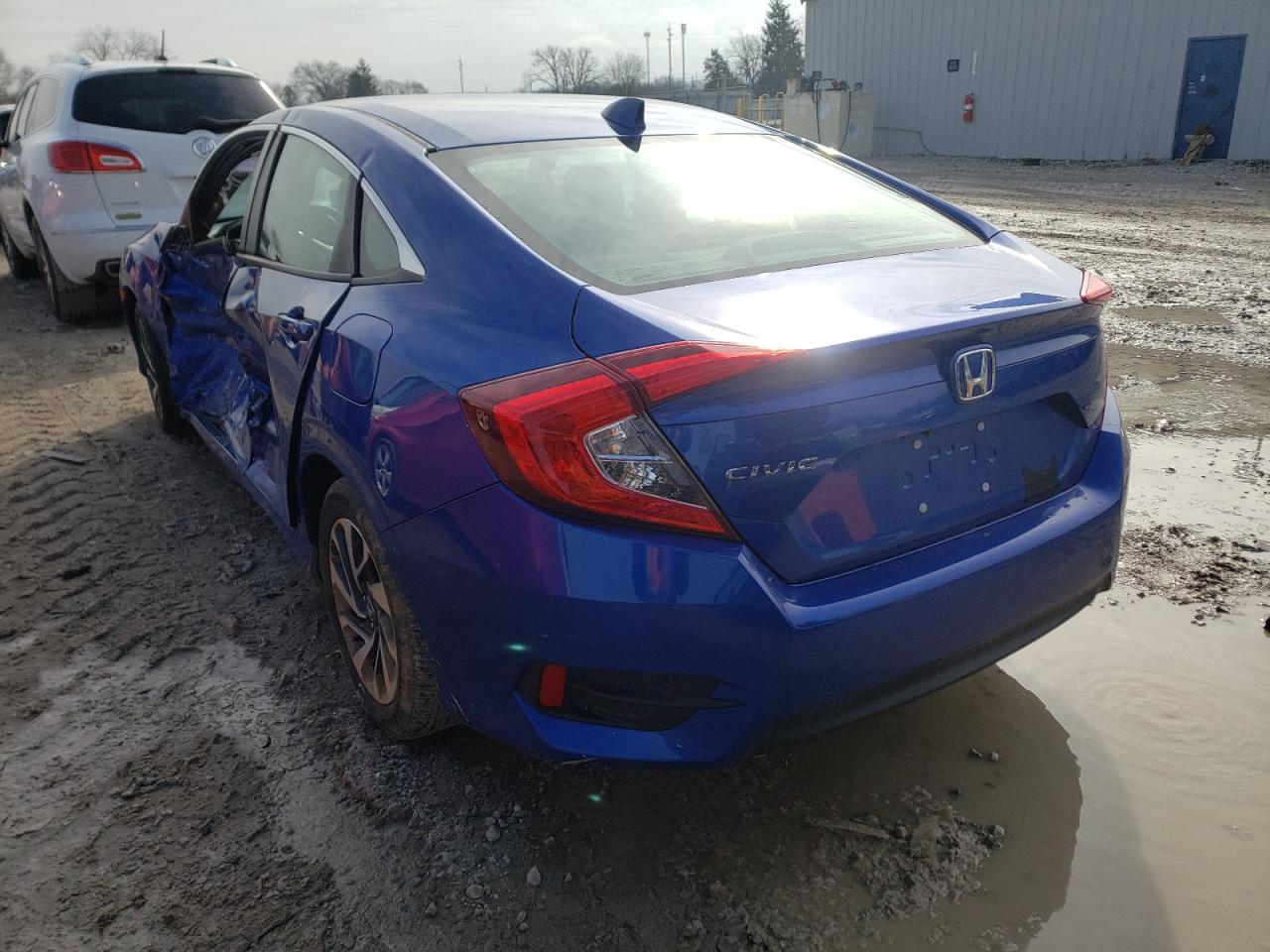 Photo 3 from auction – 2018 HONDA CIVIC EX with VIN 19XFC2F7XJE012618