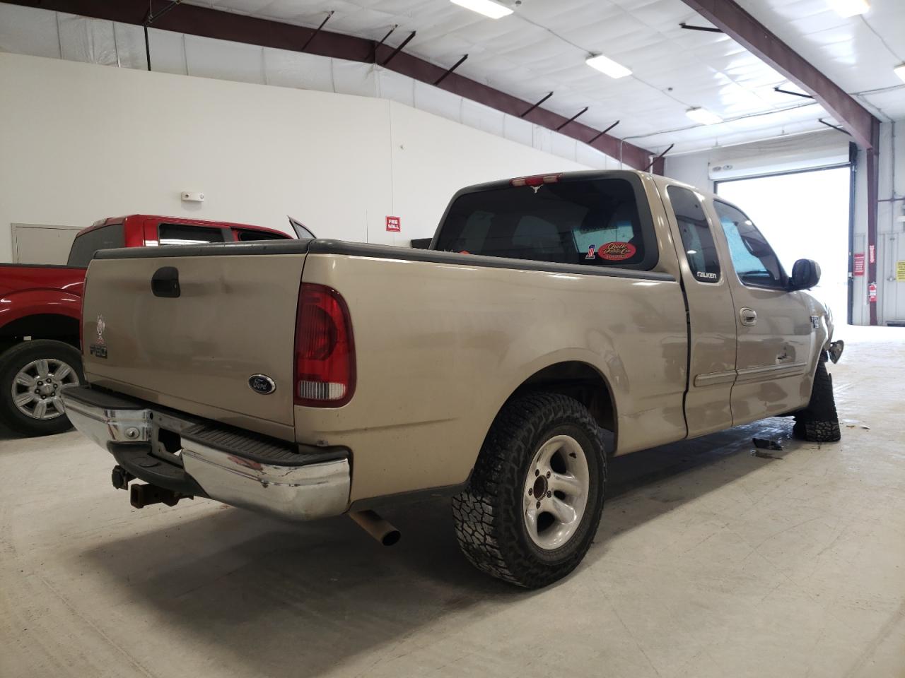 Photo 4 from auction – 2000 FORD F with VIN 1FTRX17L1YNA33709