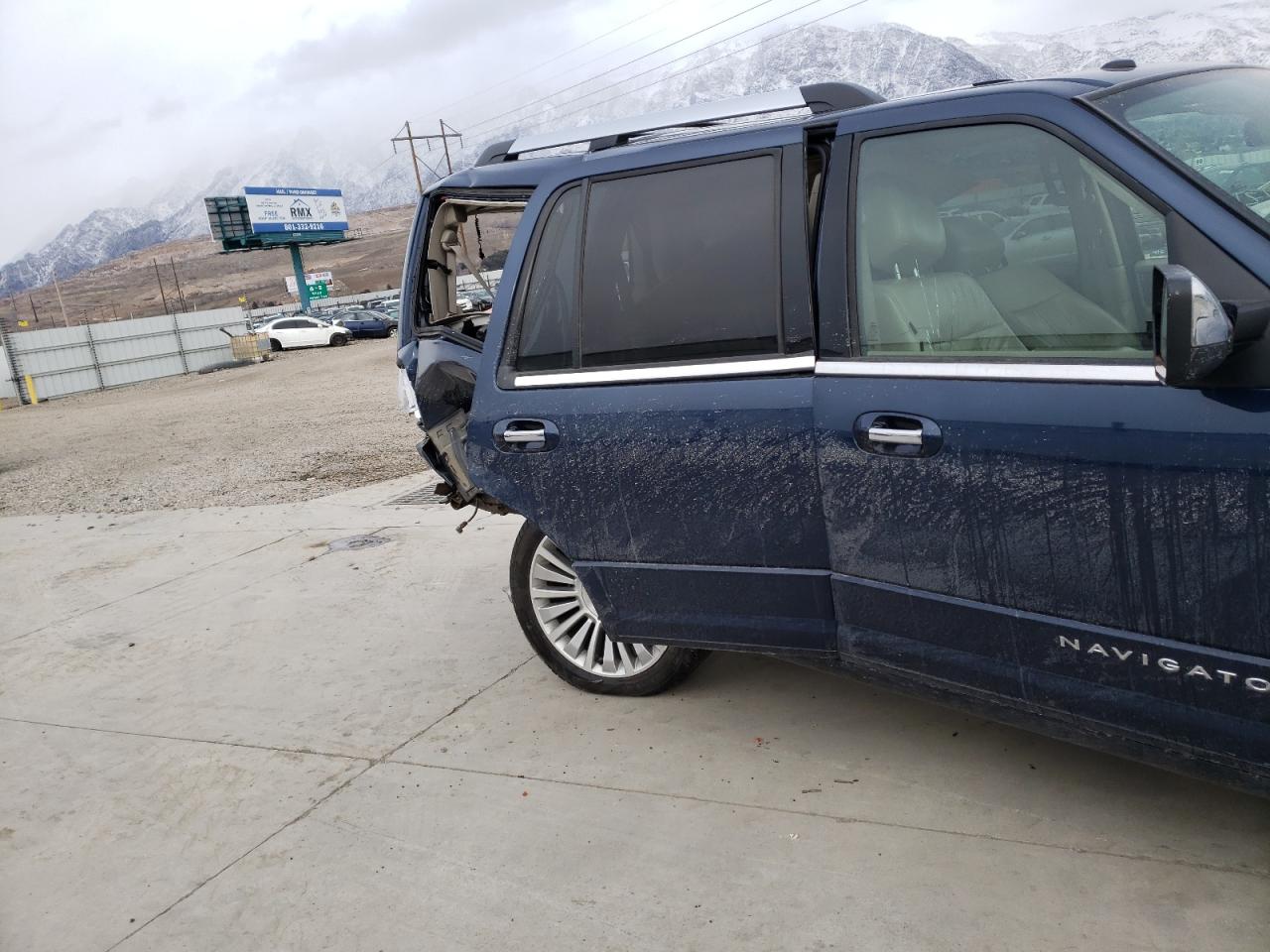 Photo 9 from auction – 2015 LINCOLN NAVIGATOR with VIN 5LMJJ2JTXFEJ11858
