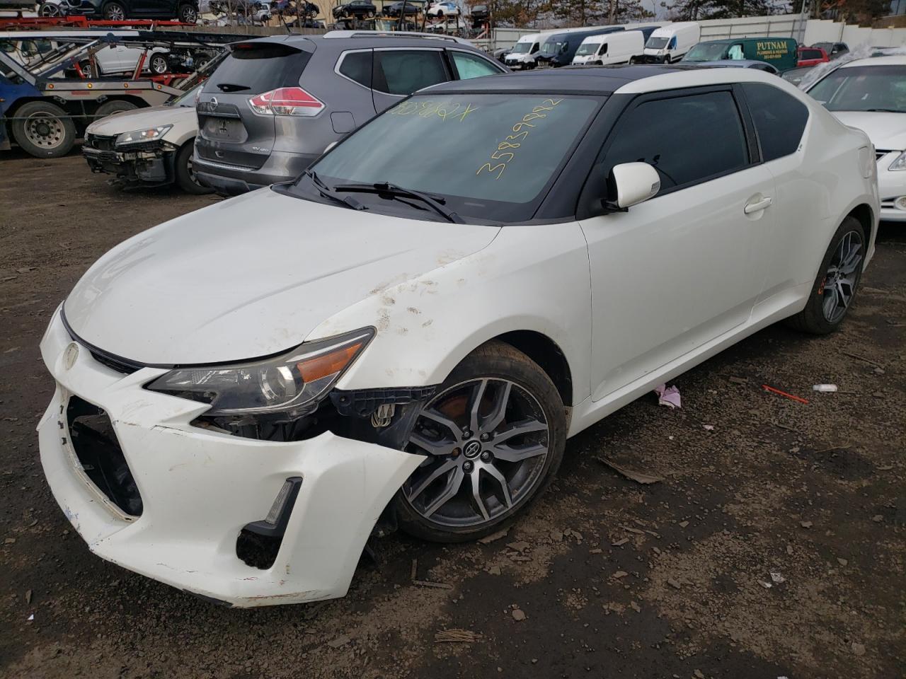 Photo 2 from auction – 2015 TOYOTA SCION TC with VIN JTKJF5C71FJ001257