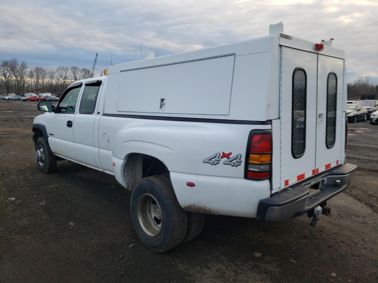 Photo 3 from auction – 2001 CHEVROLET SILVERADO with VIN 1GCJK39U91E284285
