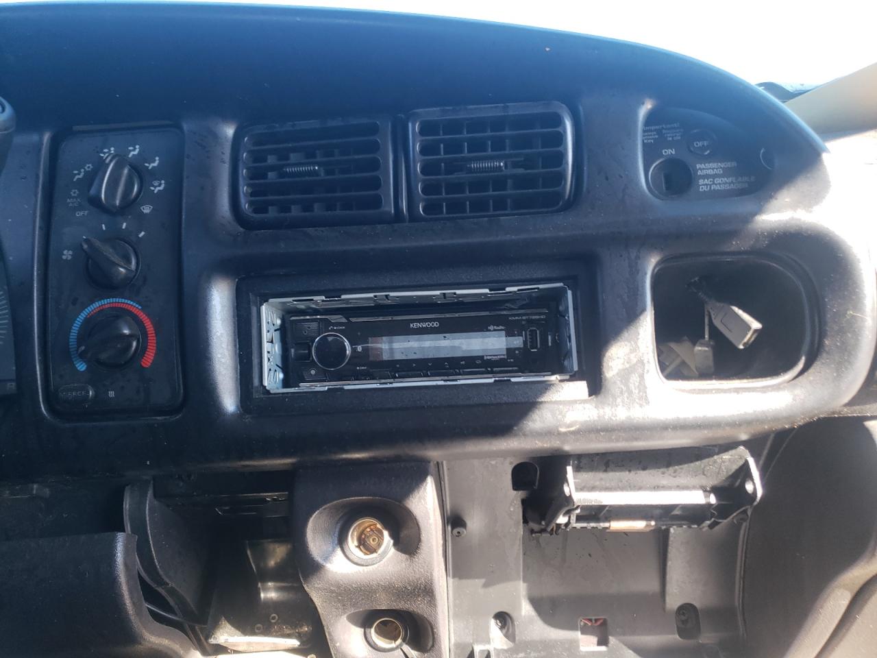 Photo 9 from auction – 2002 DODGE RAM 2500 with VIN 3B7KF236X2M263969