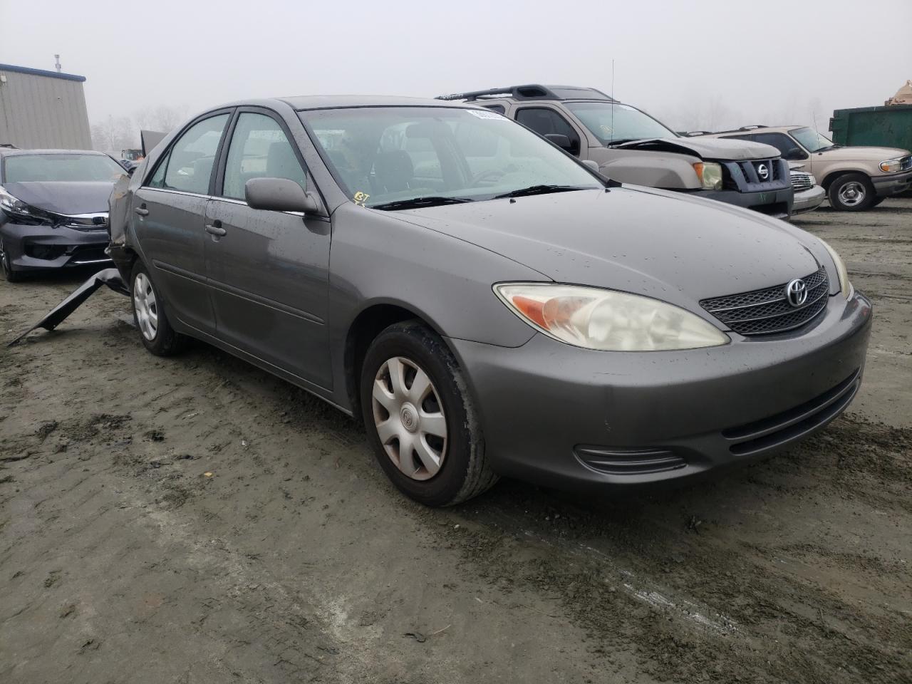 TOYOTA CAMRY LE 2003 with VIN 4T1BE32K33U743738 - Photo from auction