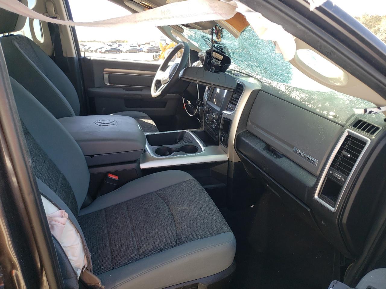 Photo 5 from auction – 2017 RAM 1500 SLT with VIN 1C6RR7GT8HS568980