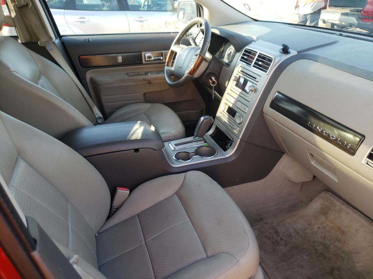 Photo 5 from auction – 2007 LINCOLN MKX with VIN 2LMDU88C97BJ12470