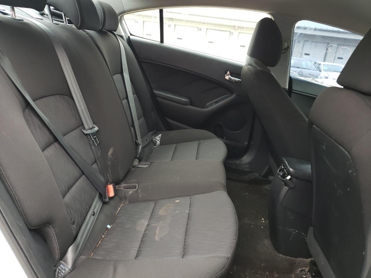 Photo 6 from auction – 2016 KIA FORTE LX with VIN KNAFK4A61G5461376