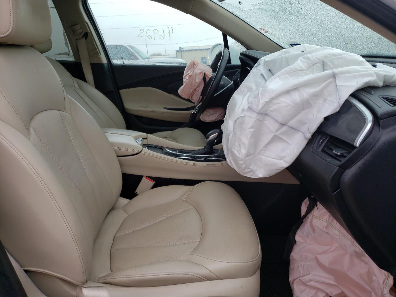Photo 5 from auction – 2017 BUICK ENVISION E with VIN LRBFXBSA1HD023880